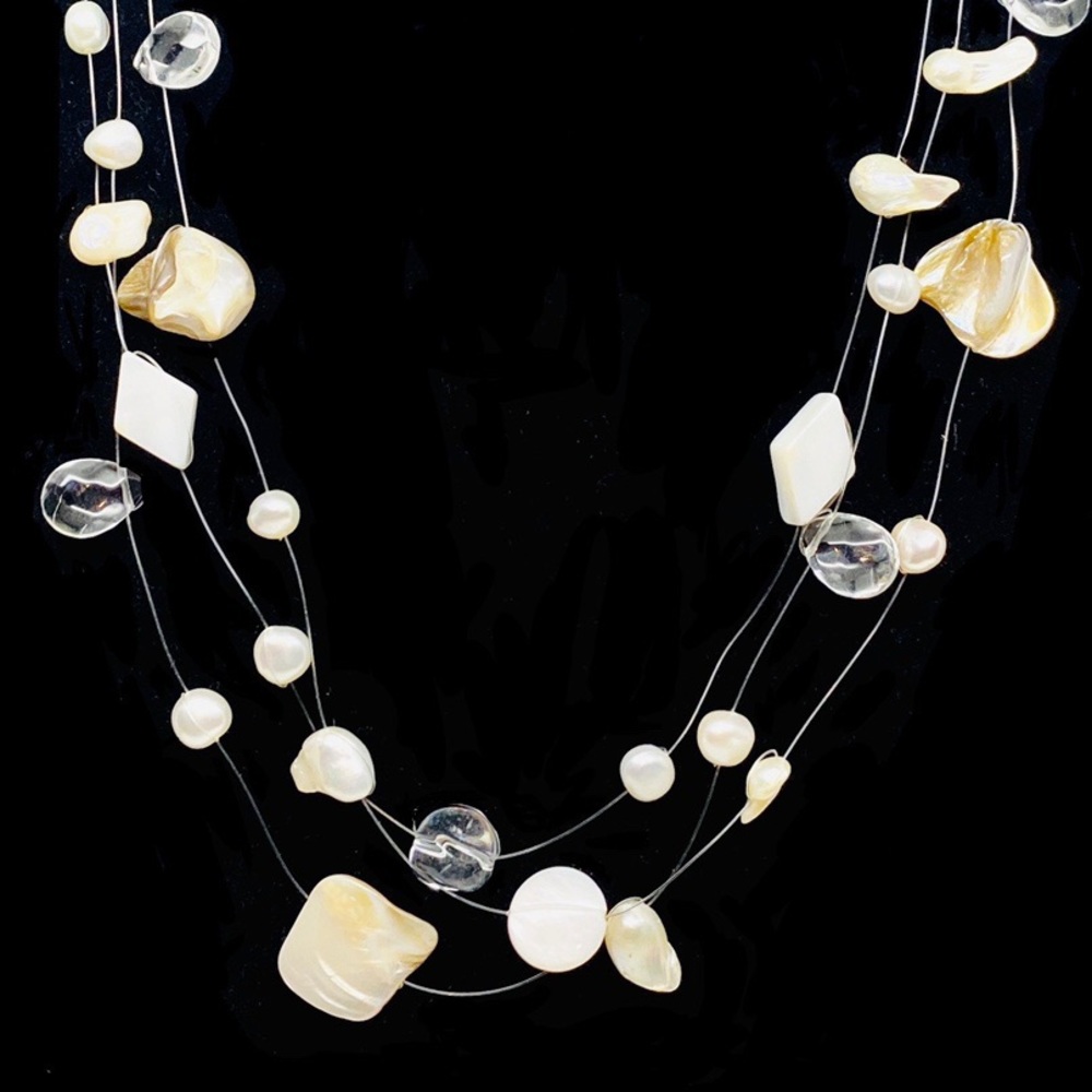 Fresh water peals and crystals necklace
